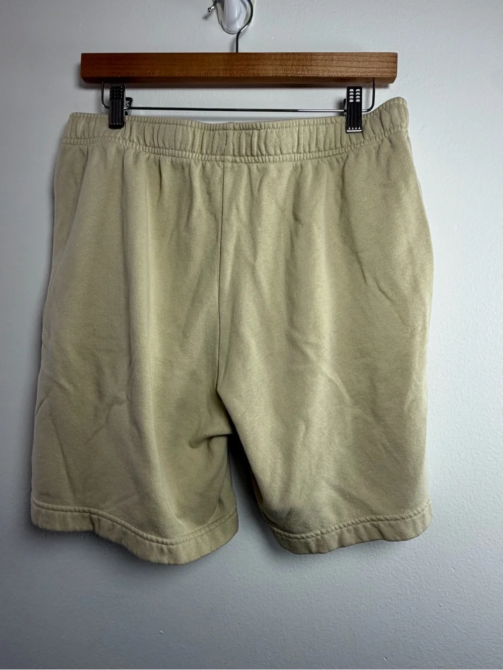 The North Face Box NSE Fleece Shorts Men’s Small Beige Khaki Drawstring Logo